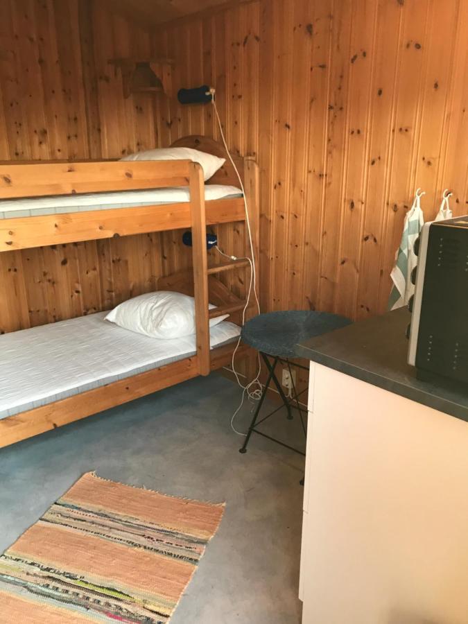 Bjoersjoeas Vildmark - Small Camping Cabin Close To Nature Olofstorp Εξωτερικό φωτογραφία